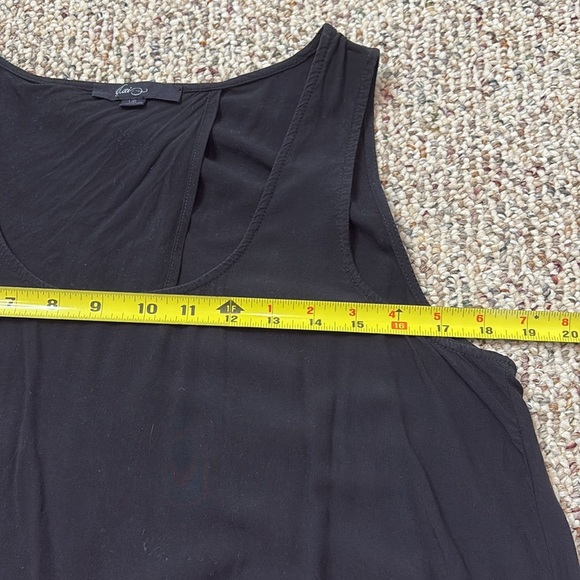 Xai Black Sleeveless Women's Rayon Split Back Top. Large - Picture 6 of 9